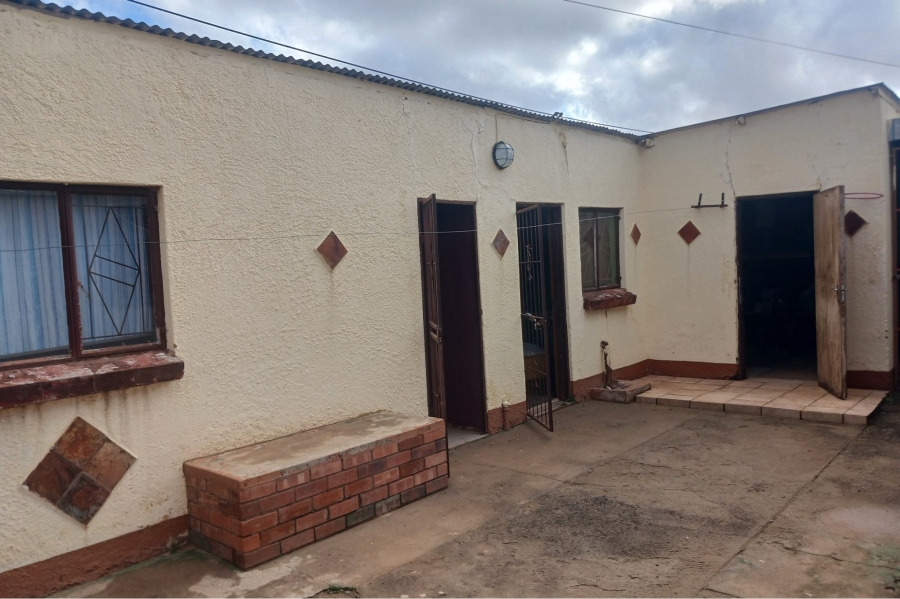 2 Bedroom Property for Sale in Roodepan Northern Cape